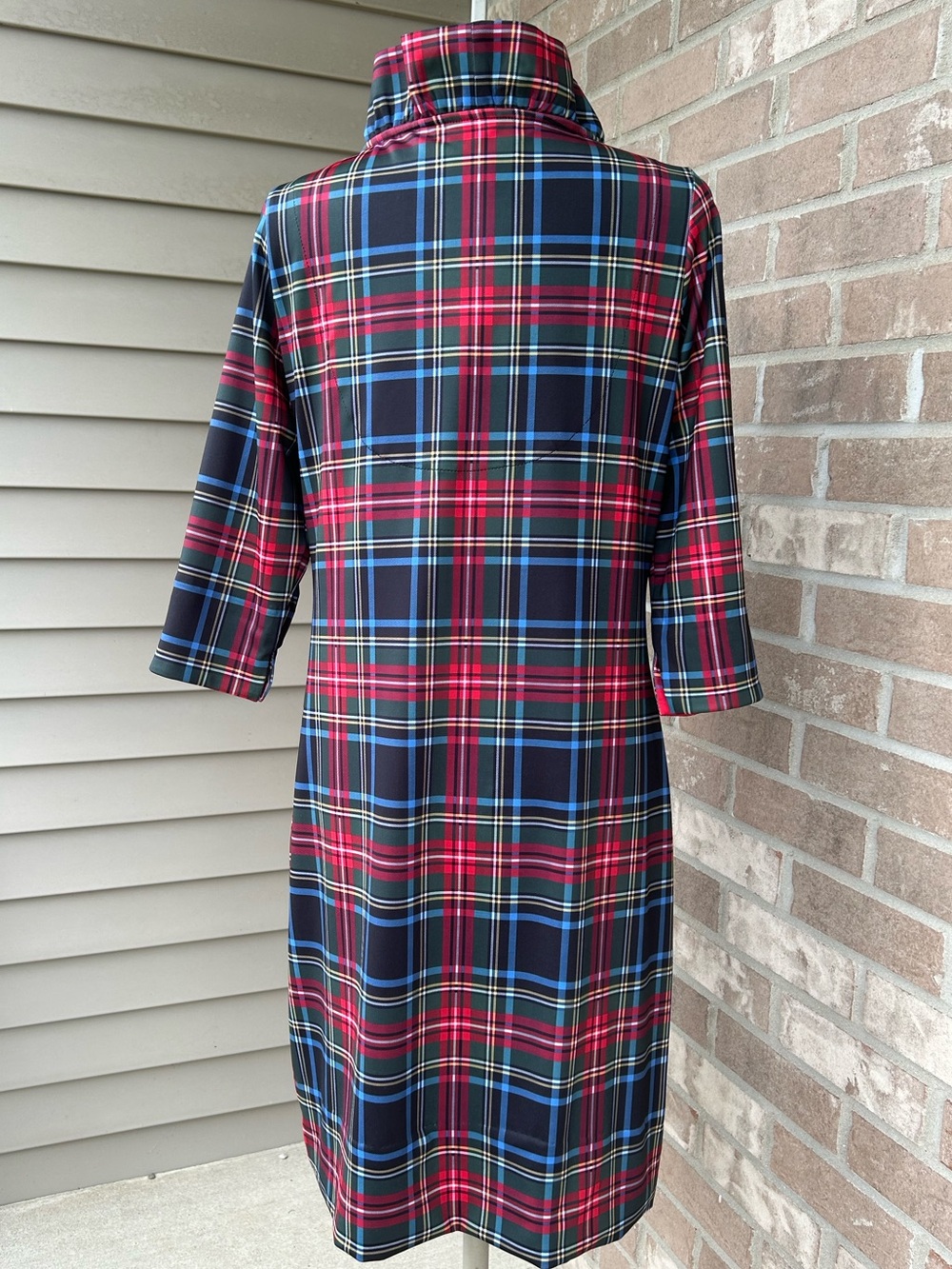 GRETCHEN SCOTT sM Plaid Shift Dress-ruffle collar-easy care-Holidays! Looks NEW - Picture 3 of 6